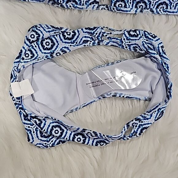 Halter top bikini 👙 - Picture 2 of 4